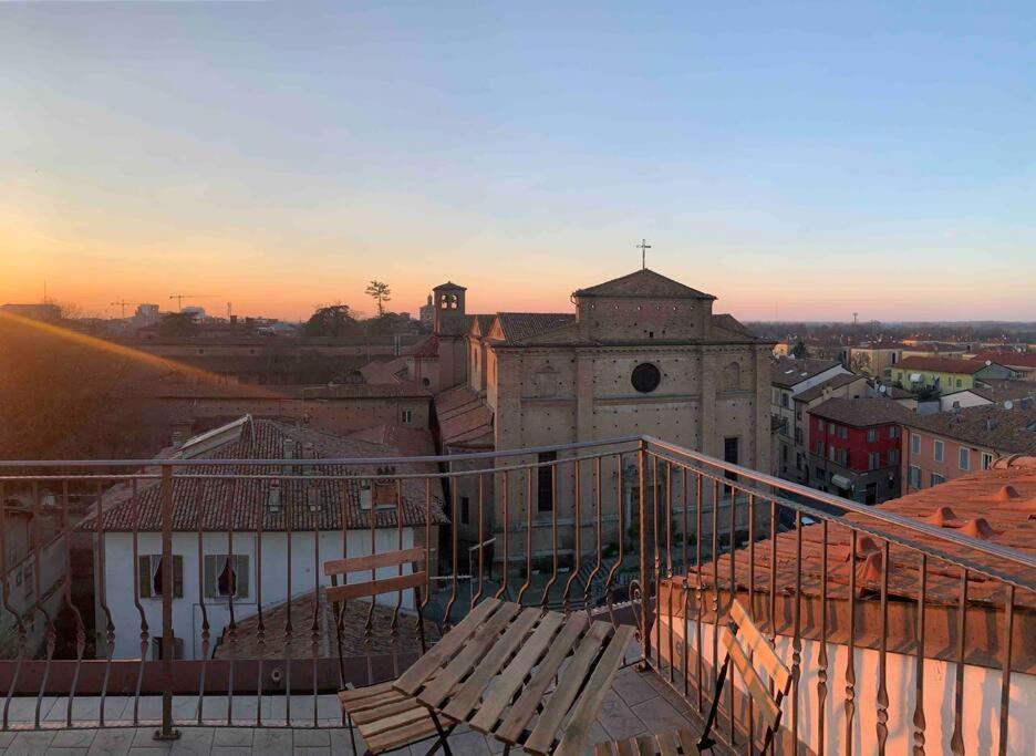 Mansarda Con Vista In Centro A Piacenza Lägenhet Exteriör bild
